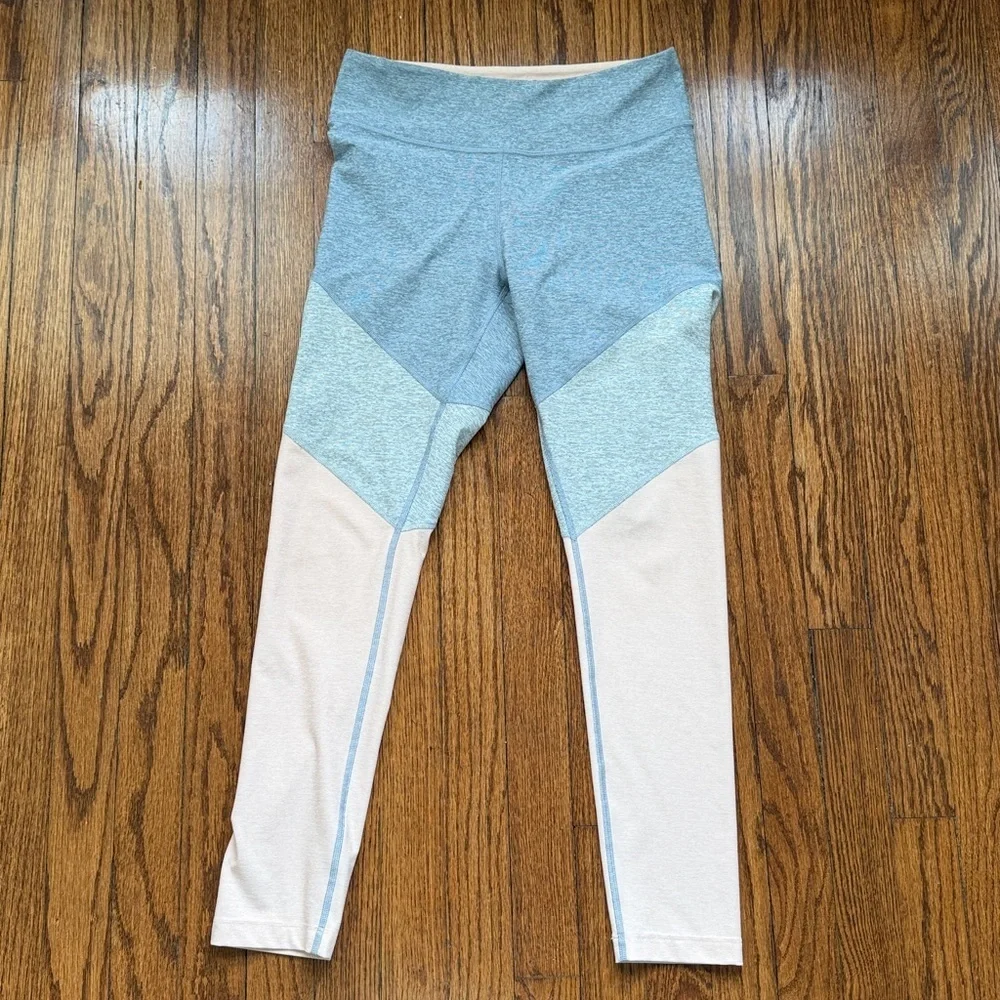 Outdoor Voices Women’s Colorblock Leggings in Gray & Light Pink